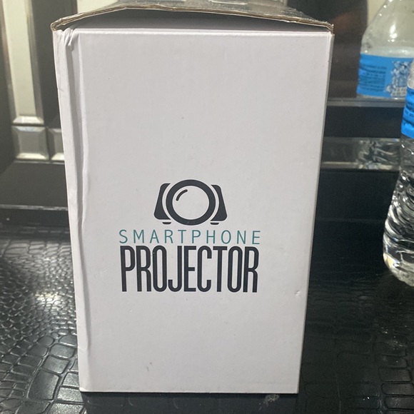 Smartphone Projector - Picture 4 of 7